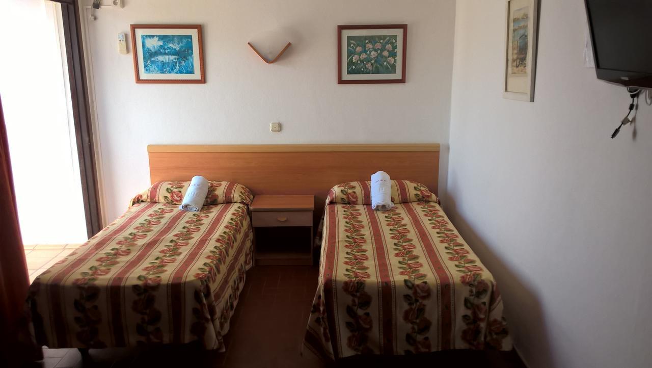 Apartamentos Del Rey Portinatx Exteriör bild